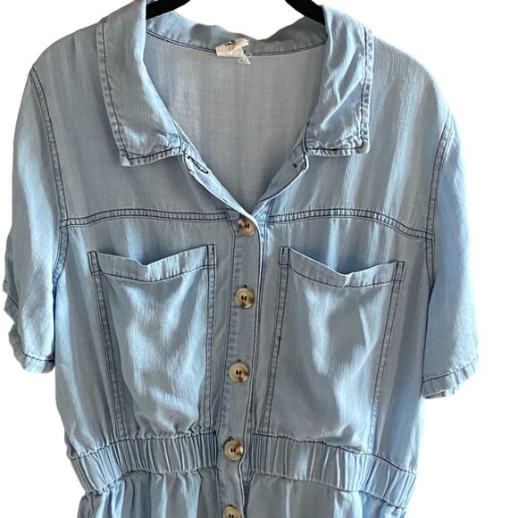 Flawless Boutique Brand Lightweight Denim Style Romper-Blue-Size L-GUC - Picture 2 of 8